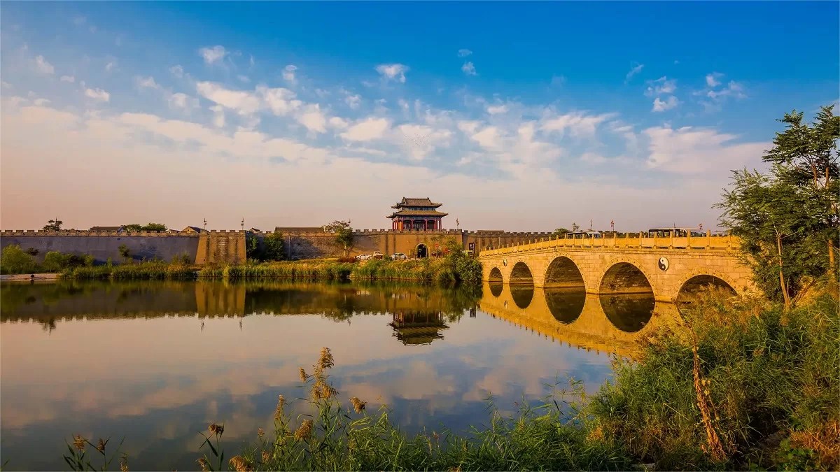 A scenic view of Guangfu Ancient City