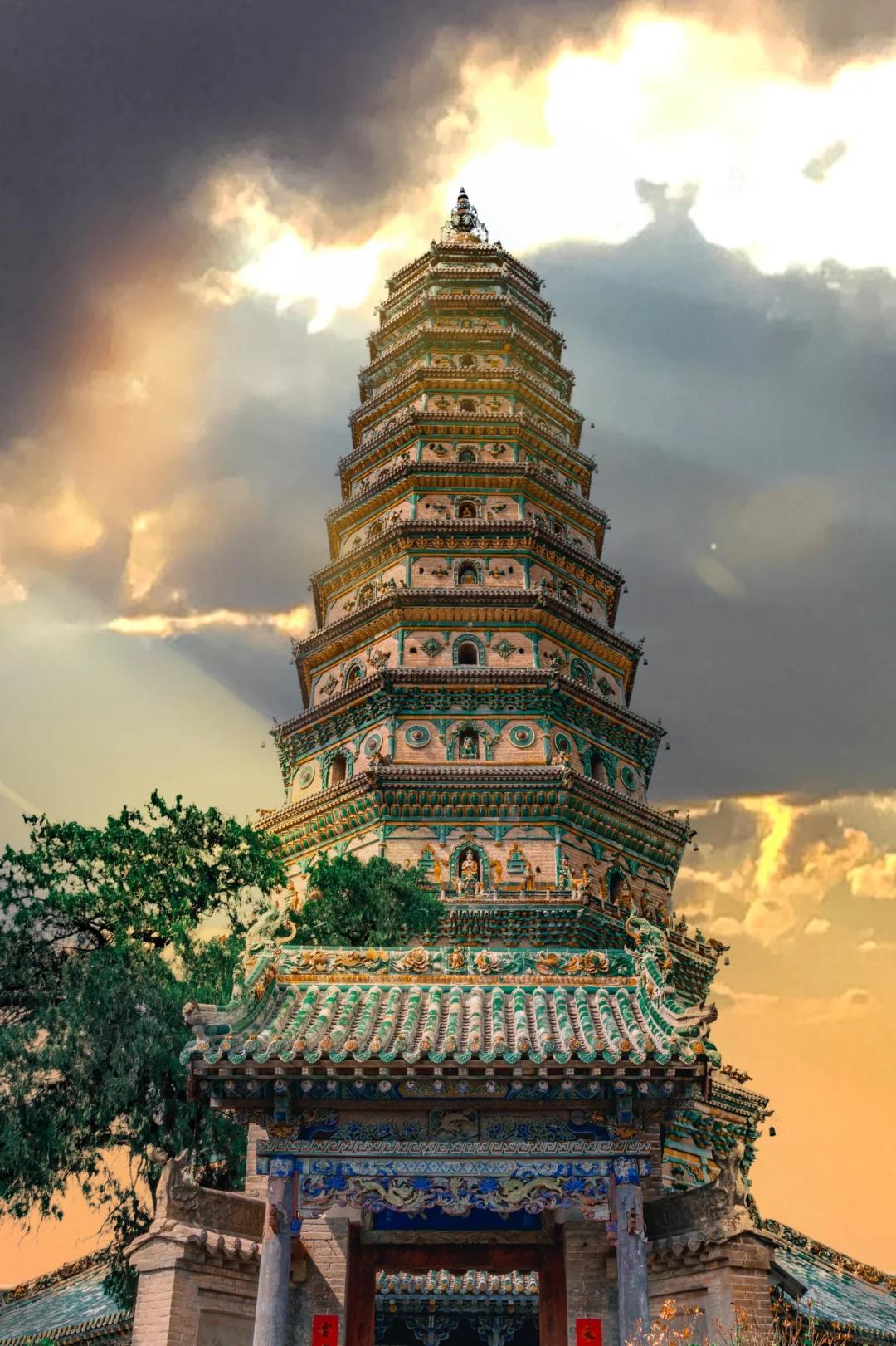 A scenic view of Guangsheng Temple And Pagoda