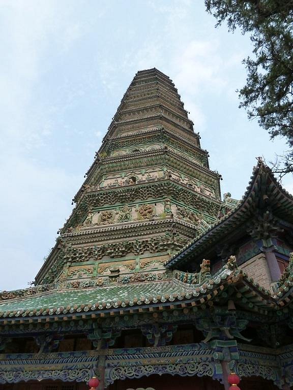 A scenic view of Guangsheng Temple And Pagoda