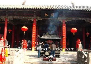 A scenic view of Guanlin Temple