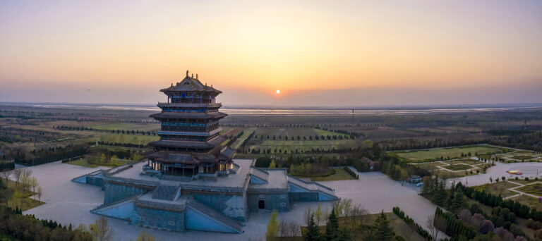 The Legends and Lore of Guanque Tower: Dive into Chinese Mythology