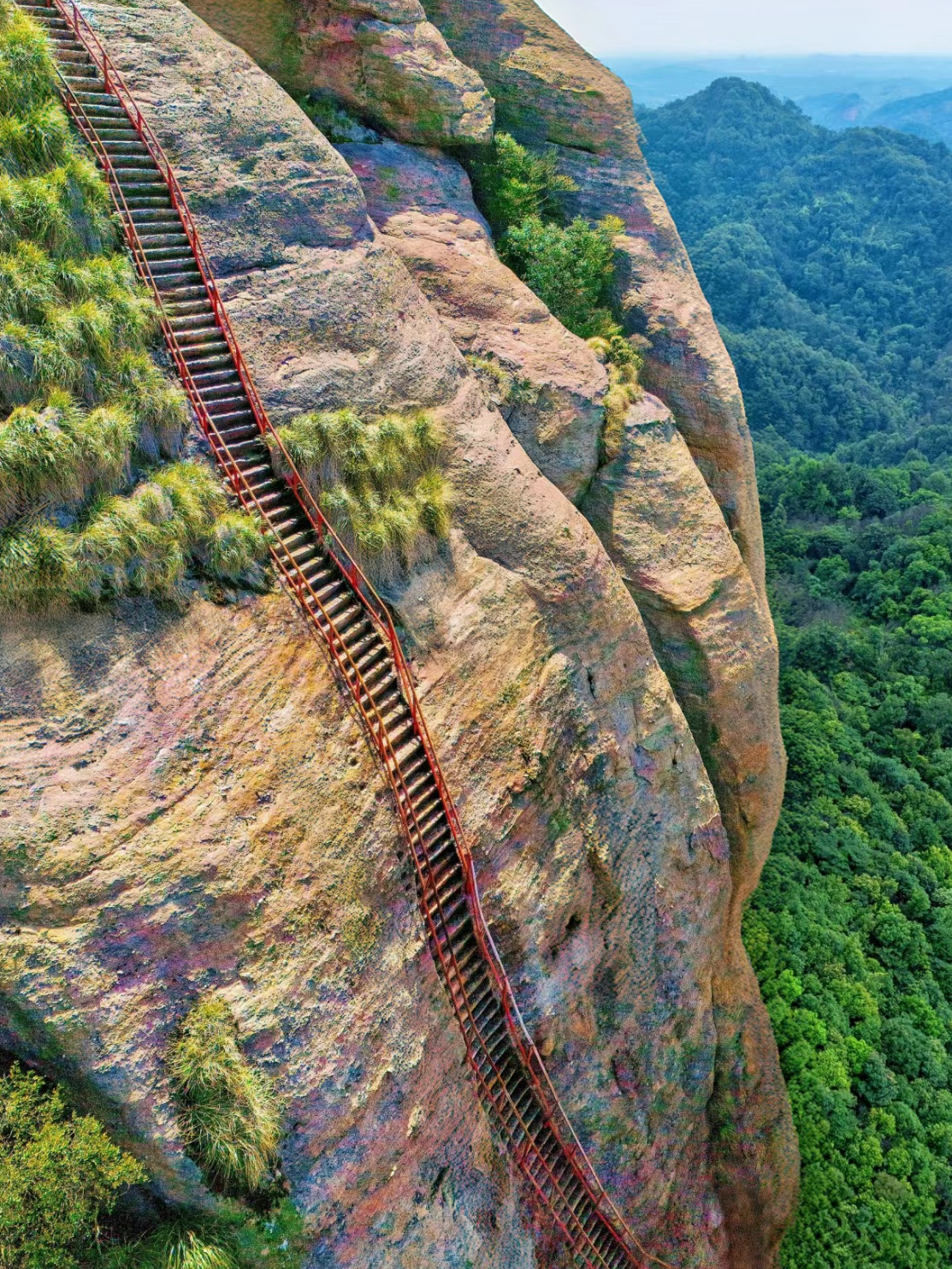A scenic view of Guifeng Scenic Area