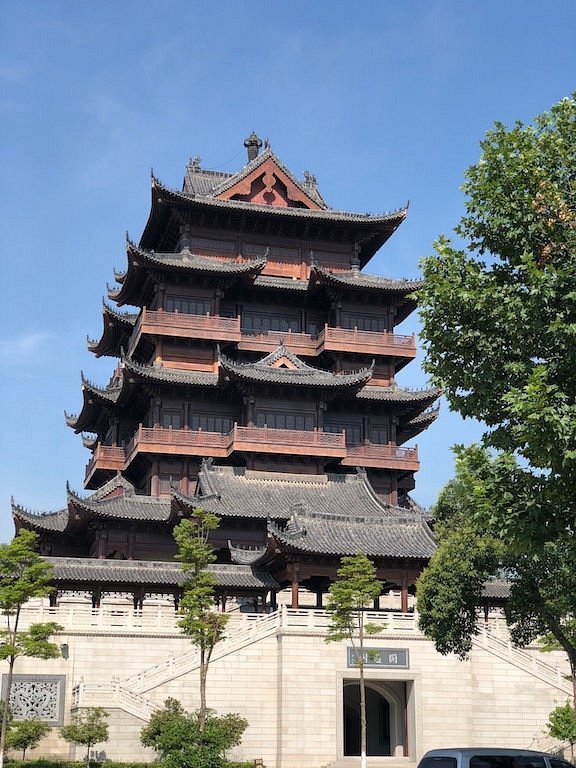 A scenic view of Guiyuan Temple