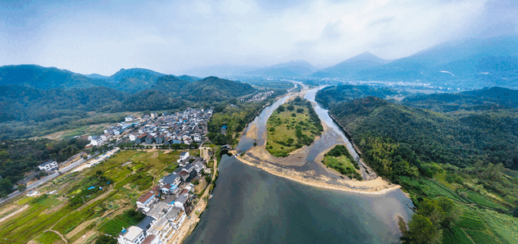 Guyan Huaxiang Village: A Photographic Journey Through China’s Idyllic Landscape