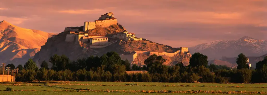 Gyantse Dzong: An Architectural Marvel and Spiritual Haven in Tibet