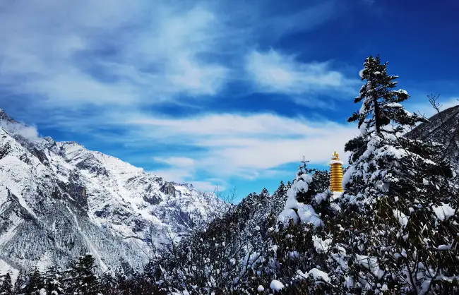 A scenic view of hailuogou glacier park