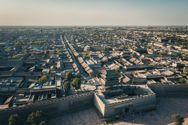 Haixin Shan Ancient Buildings: A Must-Visit for History Enthusiasts