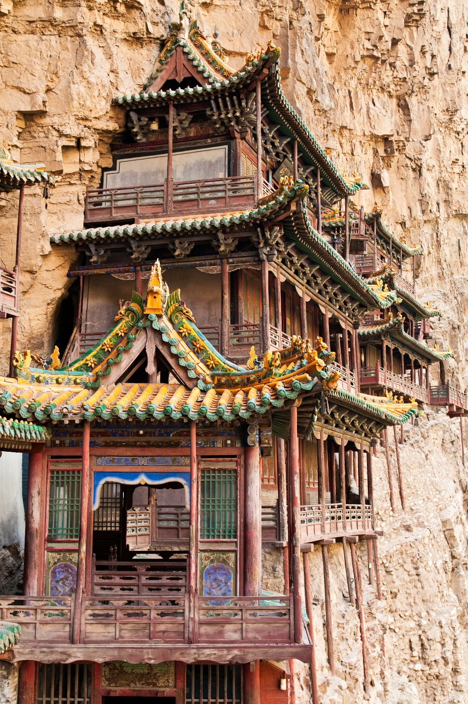 A scenic view of hanging temple