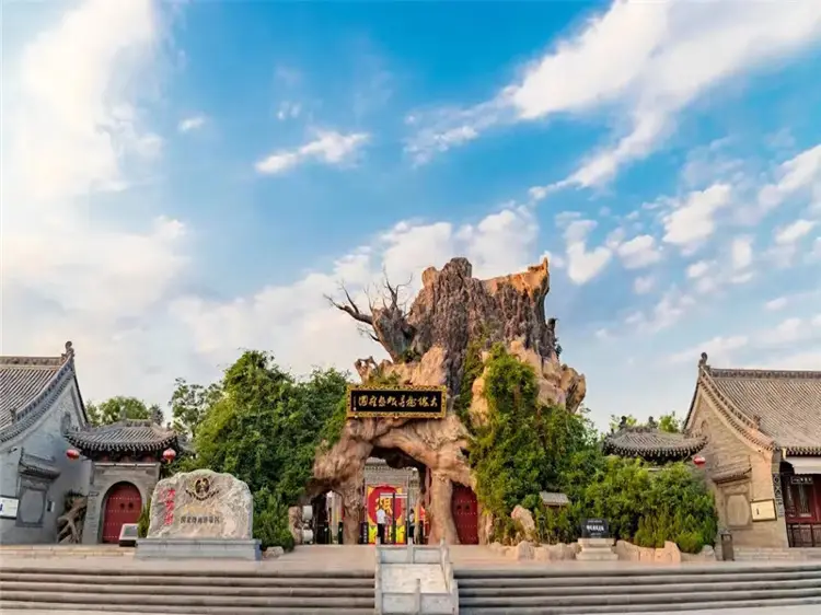 A scenic view of Hongdong Dahuaishu Ancestor Memorial Garden