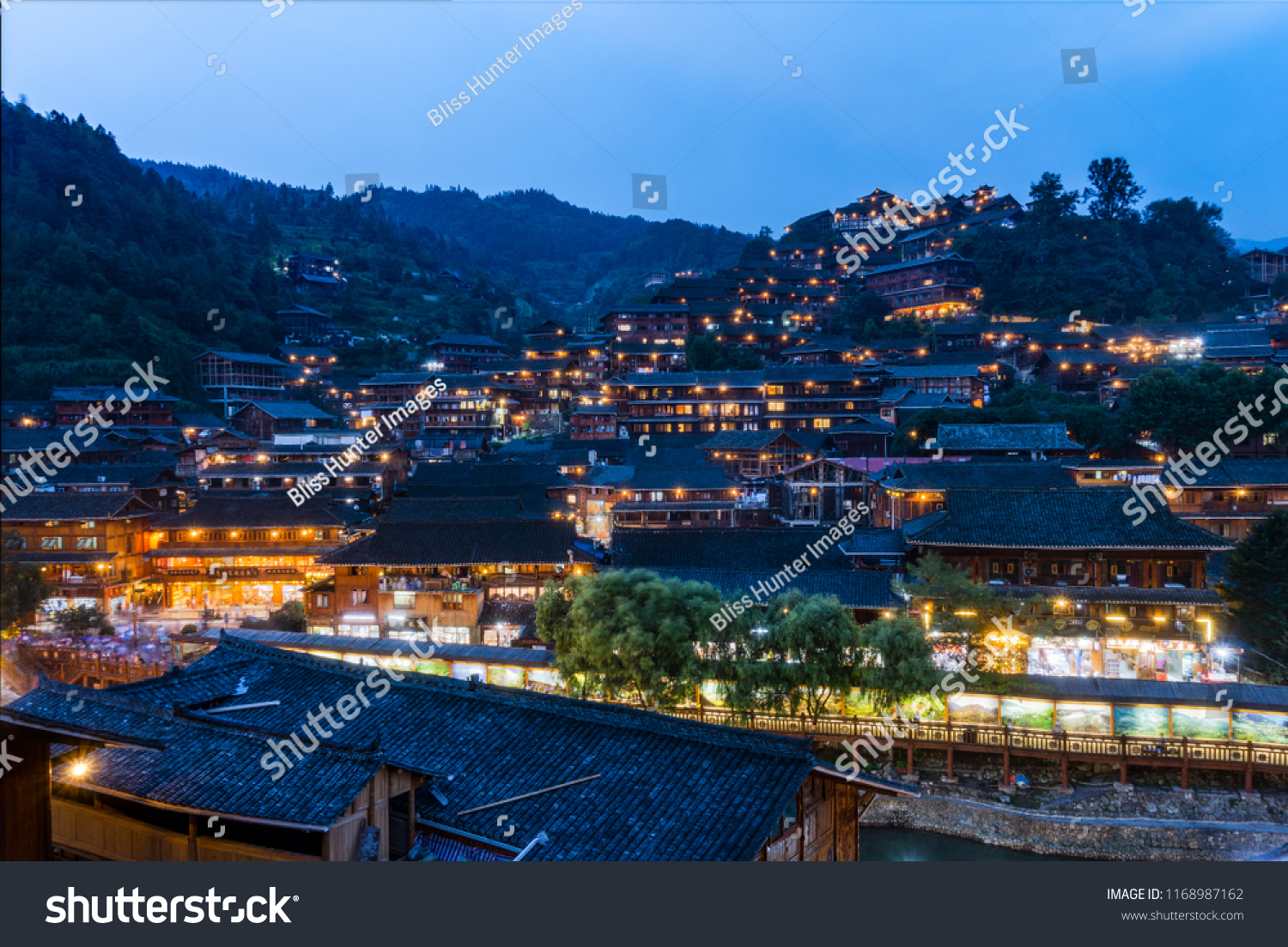 A scenic view of Hou Tu Miao