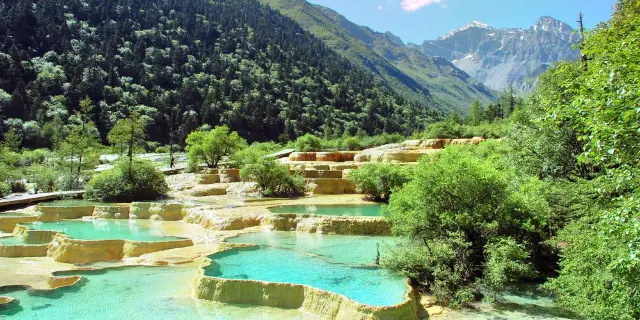 A scenic view of huanglong scenic area