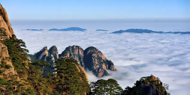 A scenic view of huangshan scenic area