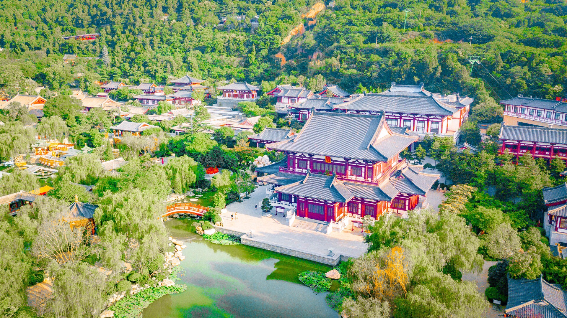 A scenic view of huaqing_palace_cultural_tourism_scenic_area