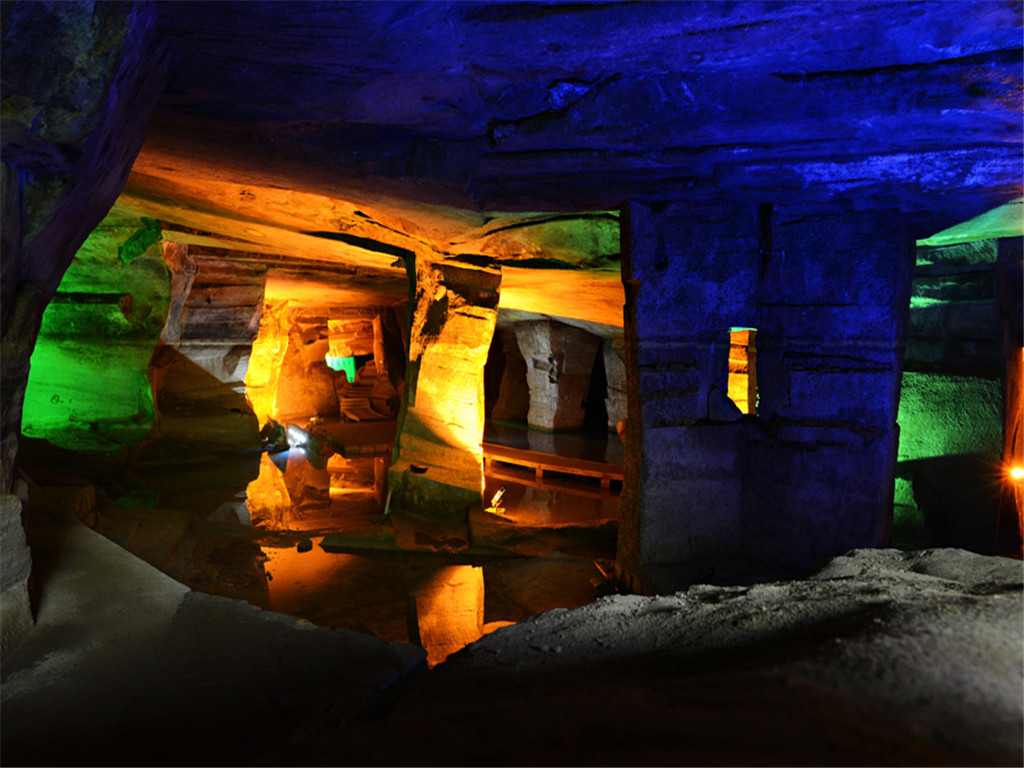 A scenic view of huashan mysterious grottoes