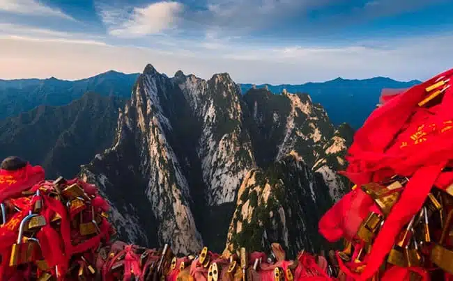 A scenic view of huashan_scenic_area