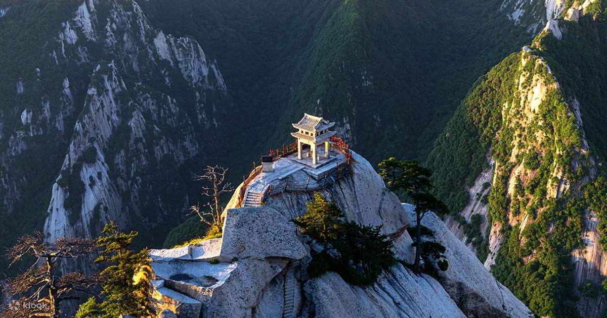A scenic view of huashan_scenic_area