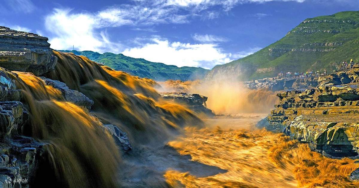 A scenic view of Hukou Waterfall
