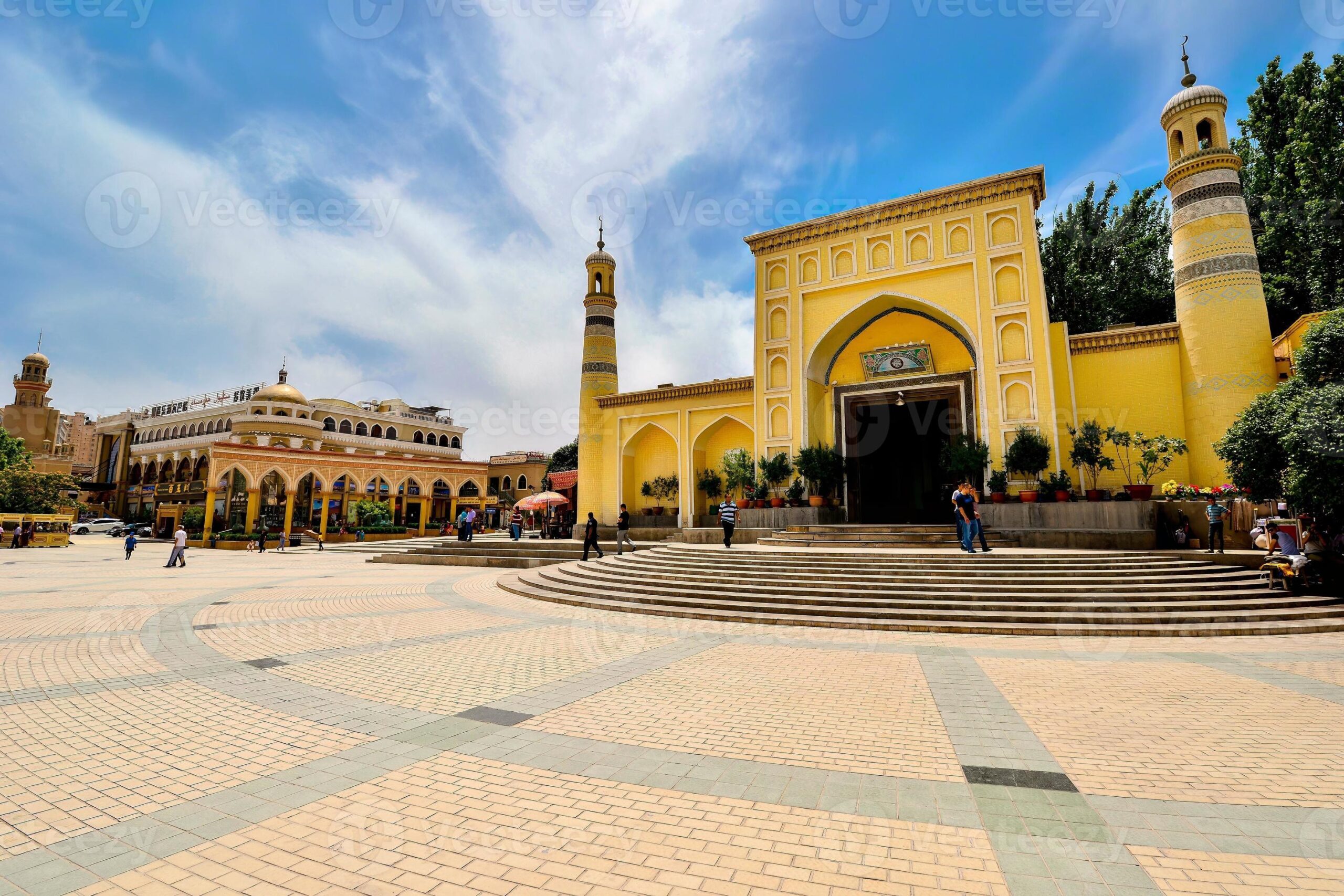 A scenic view of id kah mosque