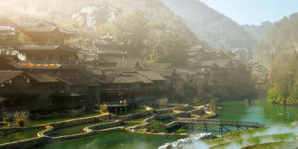 A scenic view of jiangnus_hometown_qin_peoples_village_scenic_area