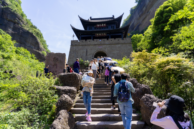 Top 5 Must-See Attractions in Jianmenguan Scenic Area for Nature Lovers