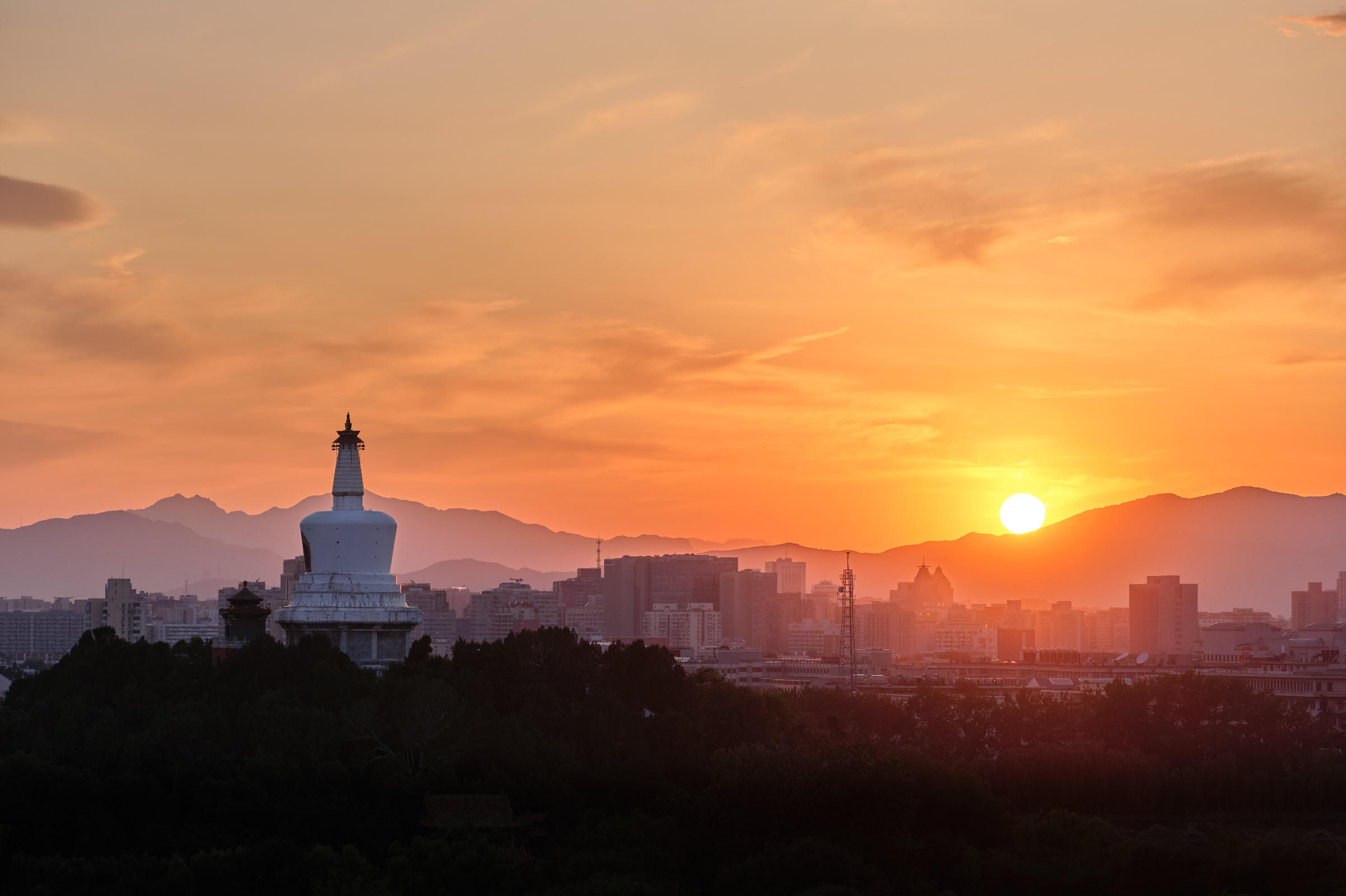 A scenic view of jingshan_park