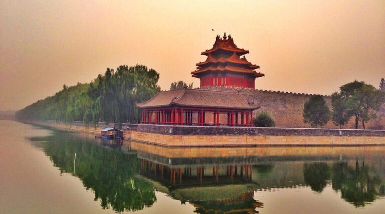 Top 5 Reasons to Visit Jingshan Park on Your Beijing Adventure