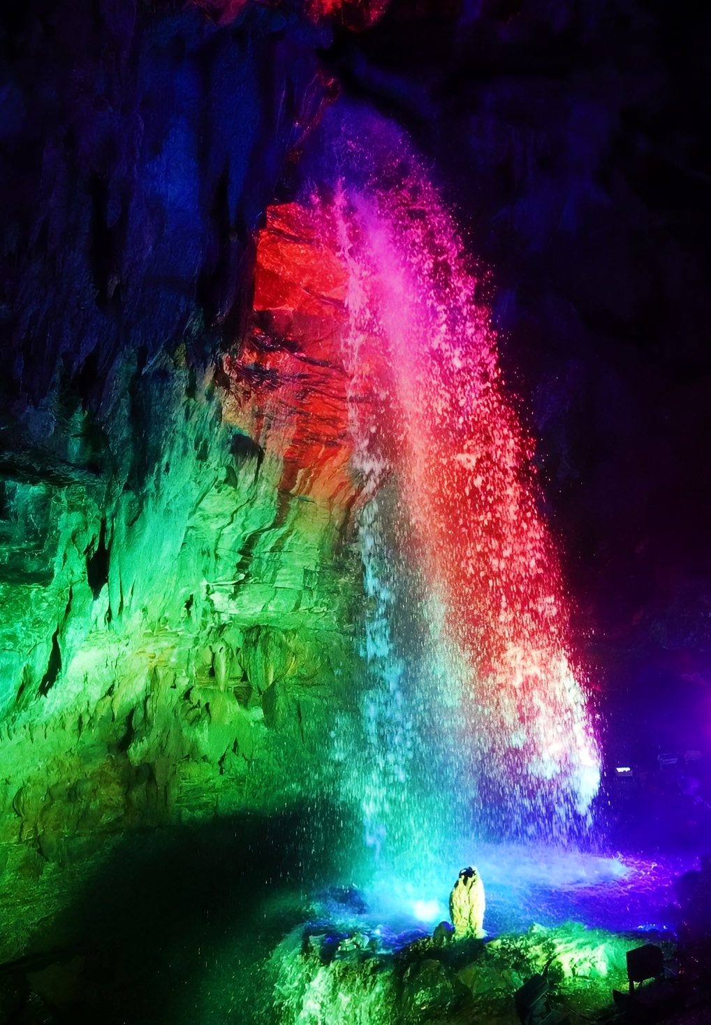 A scenic view of jinhua cave temples