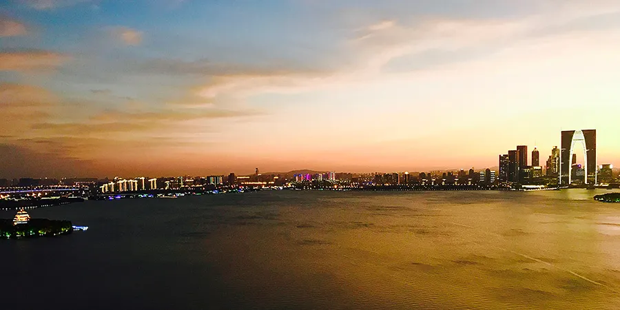 A scenic view of jinji lake