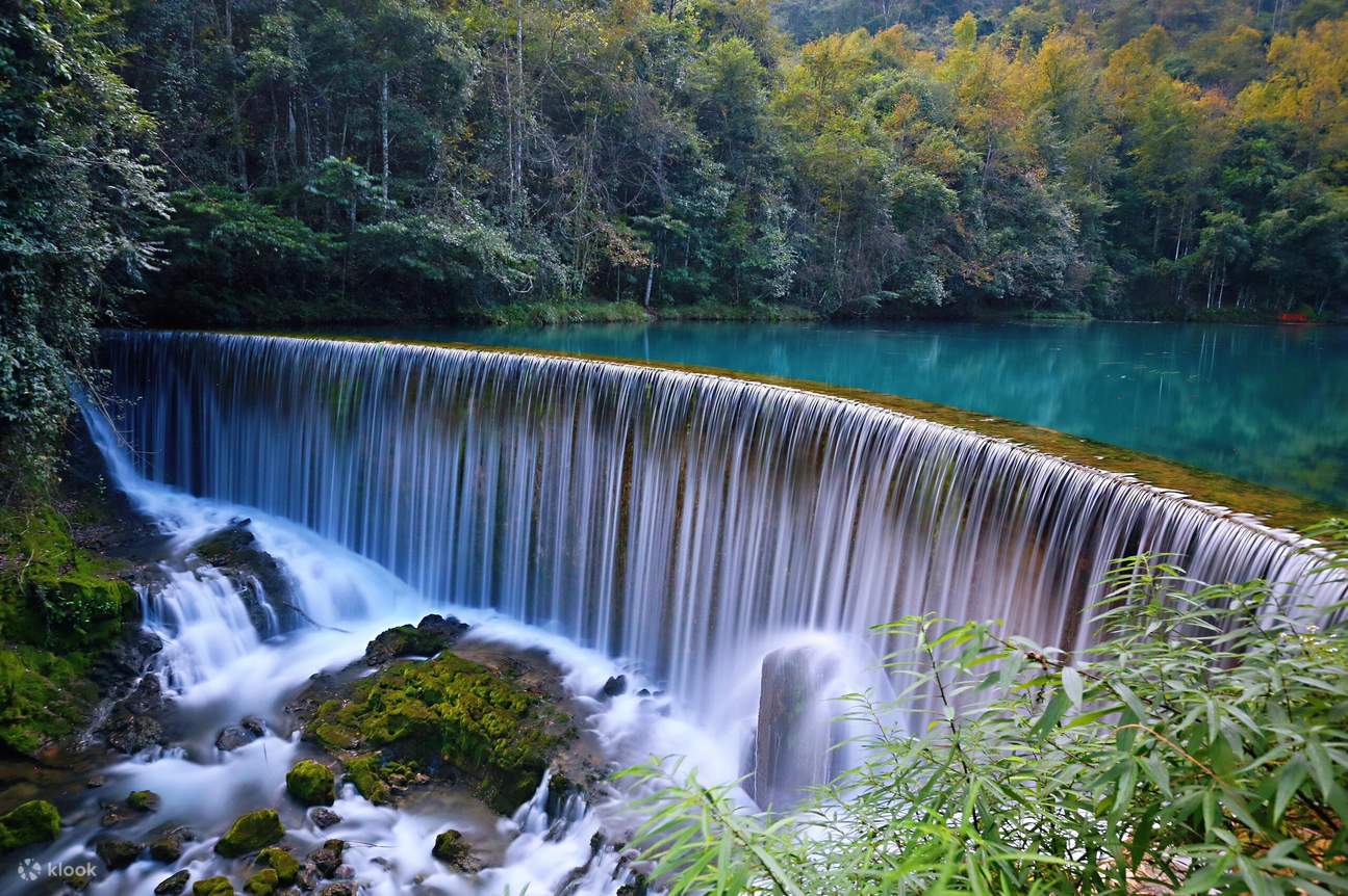 A scenic view of Jiutian Shengmu Miao
