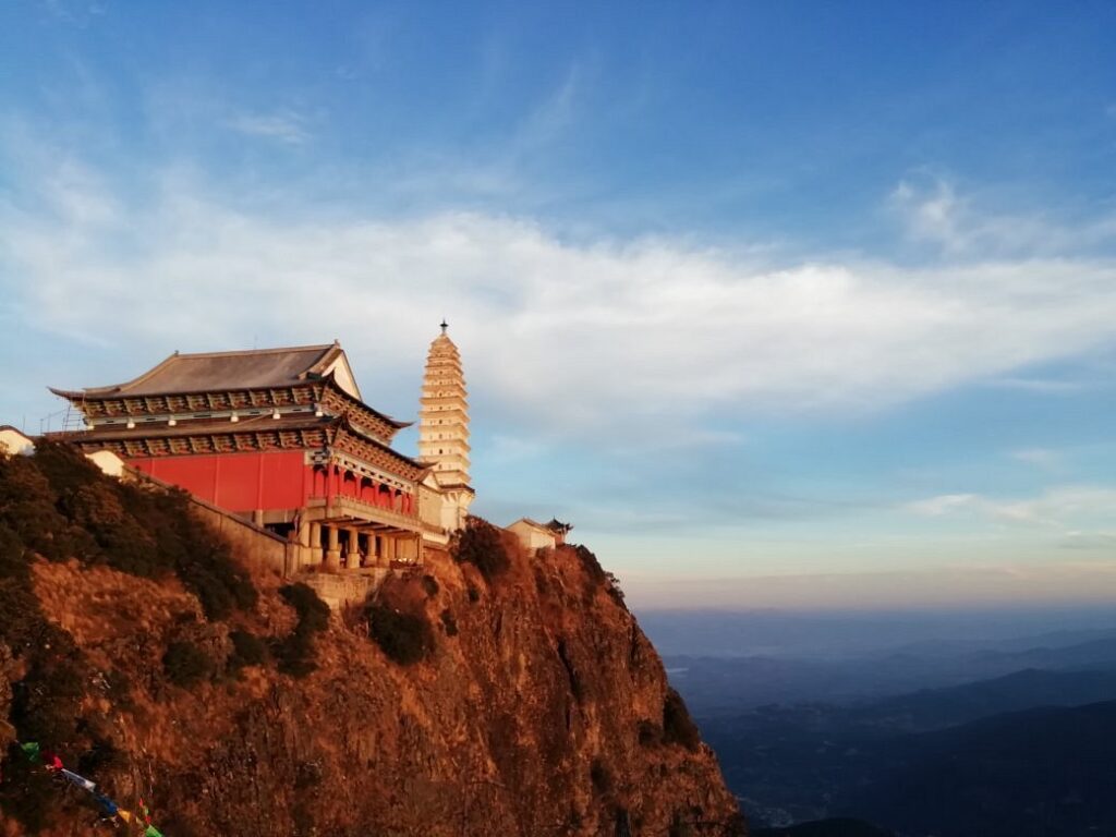 Discover the Serenity of Jizu Mountain: A Hidden Buddhist Gem