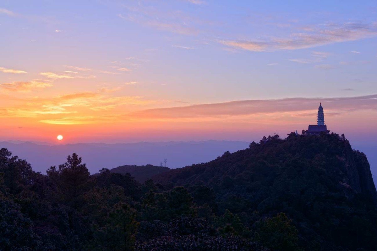 A scenic view of jizu mountain buddhist site