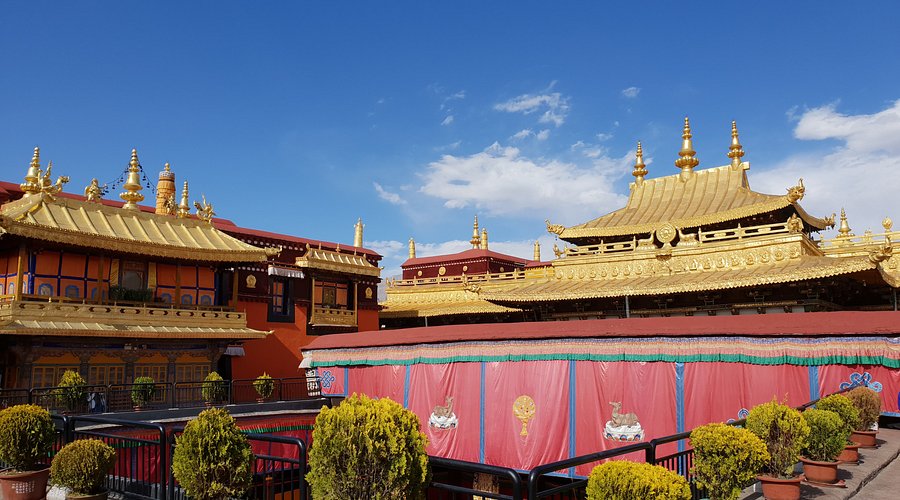 A scenic view of jokhang temple