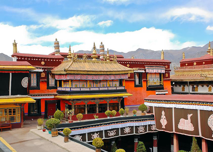 A scenic view of jokhang temple