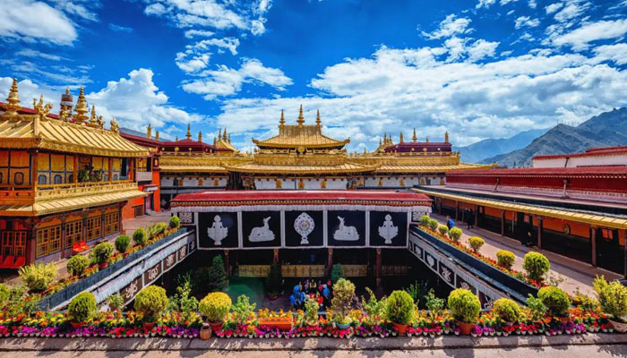 A scenic view of jokhang temple
