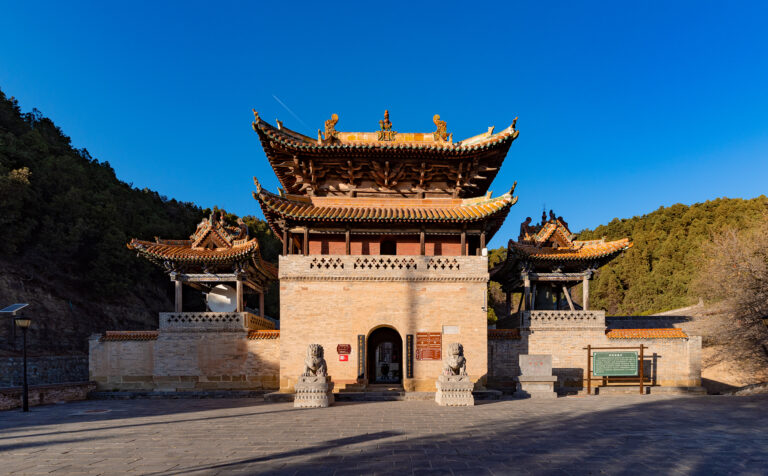 Uncover the Rich History of Kaihua Temple: A Hidden Gem in China