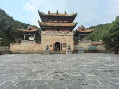 A scenic view of Kaihua Temple