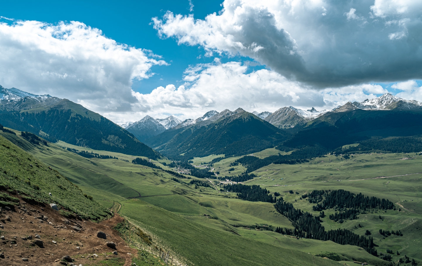 A scenic view of kalajun grassland