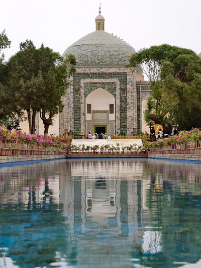 A scenic view of kashgar fragrant concubine garden