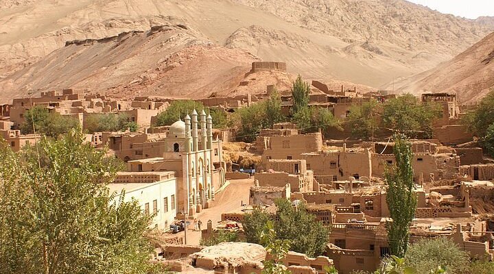 A scenic view of kumtag desert