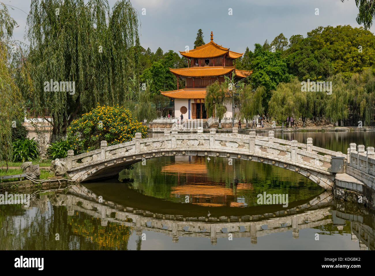 A scenic view of kunming daguan park