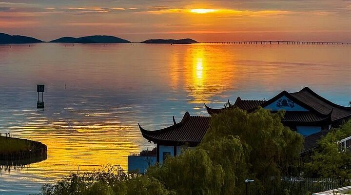 A scenic view of lake tai