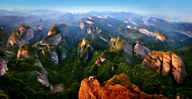 A scenic view of Langshan Mountain