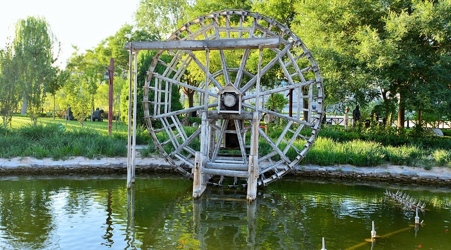 A scenic view of lanzhou waterwheel garden