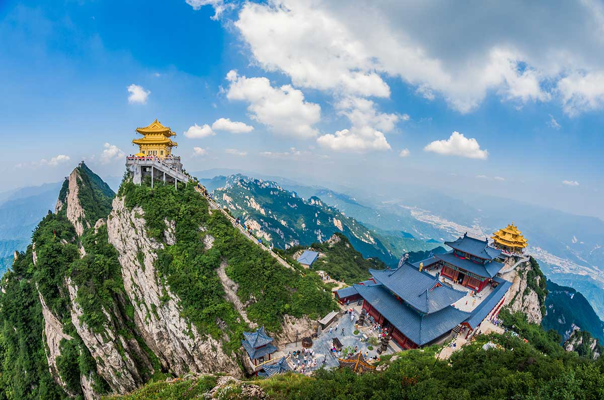 A scenic view of Laojun Mountain