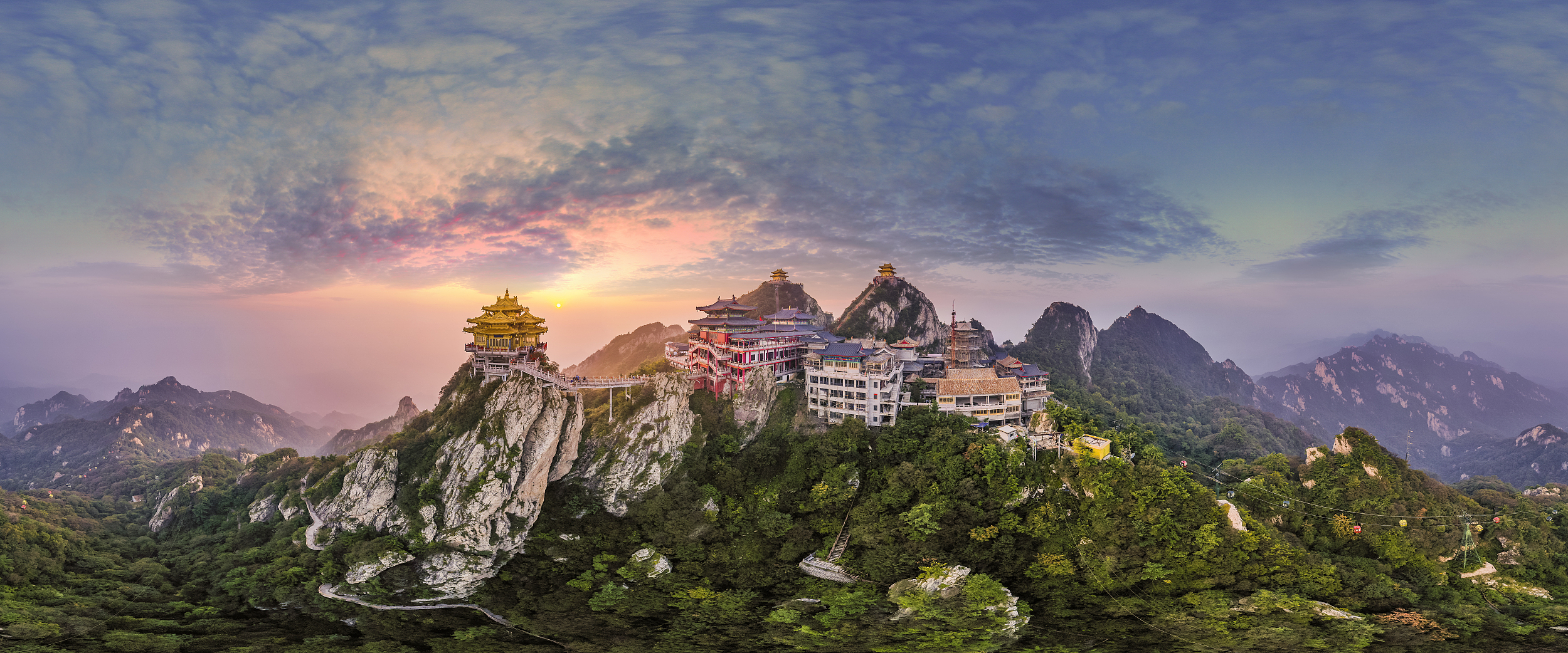 A scenic view of Laojun Mountain