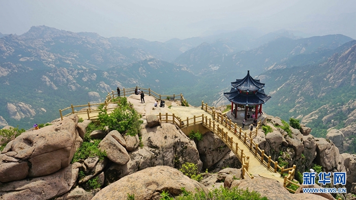 A scenic view of Laoshan Mountain