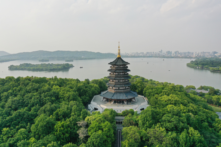 A scenic view of leifeng pagoda