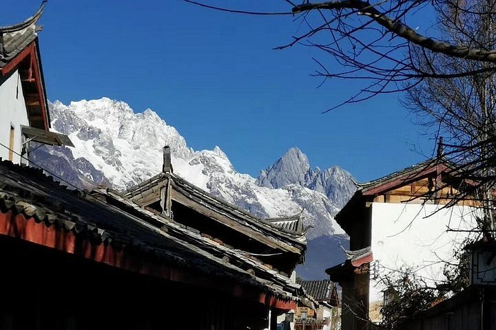 A scenic view of li_mao_thatched_cottage_site_at_bai_sha