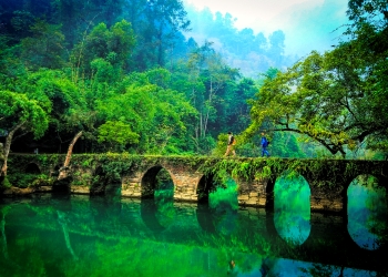 A scenic view of libo xiaoqikong scenic area