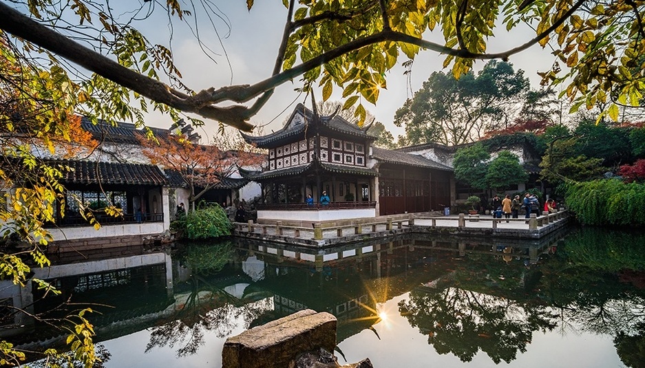 A scenic view of lingering garden